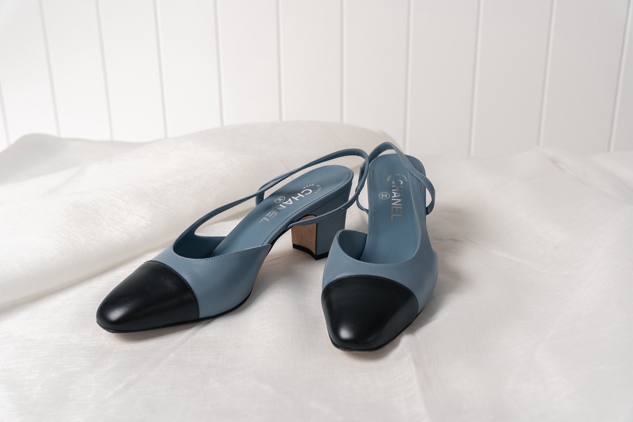 CHANEL BLUE GOAT SKIN SLINGBACKS