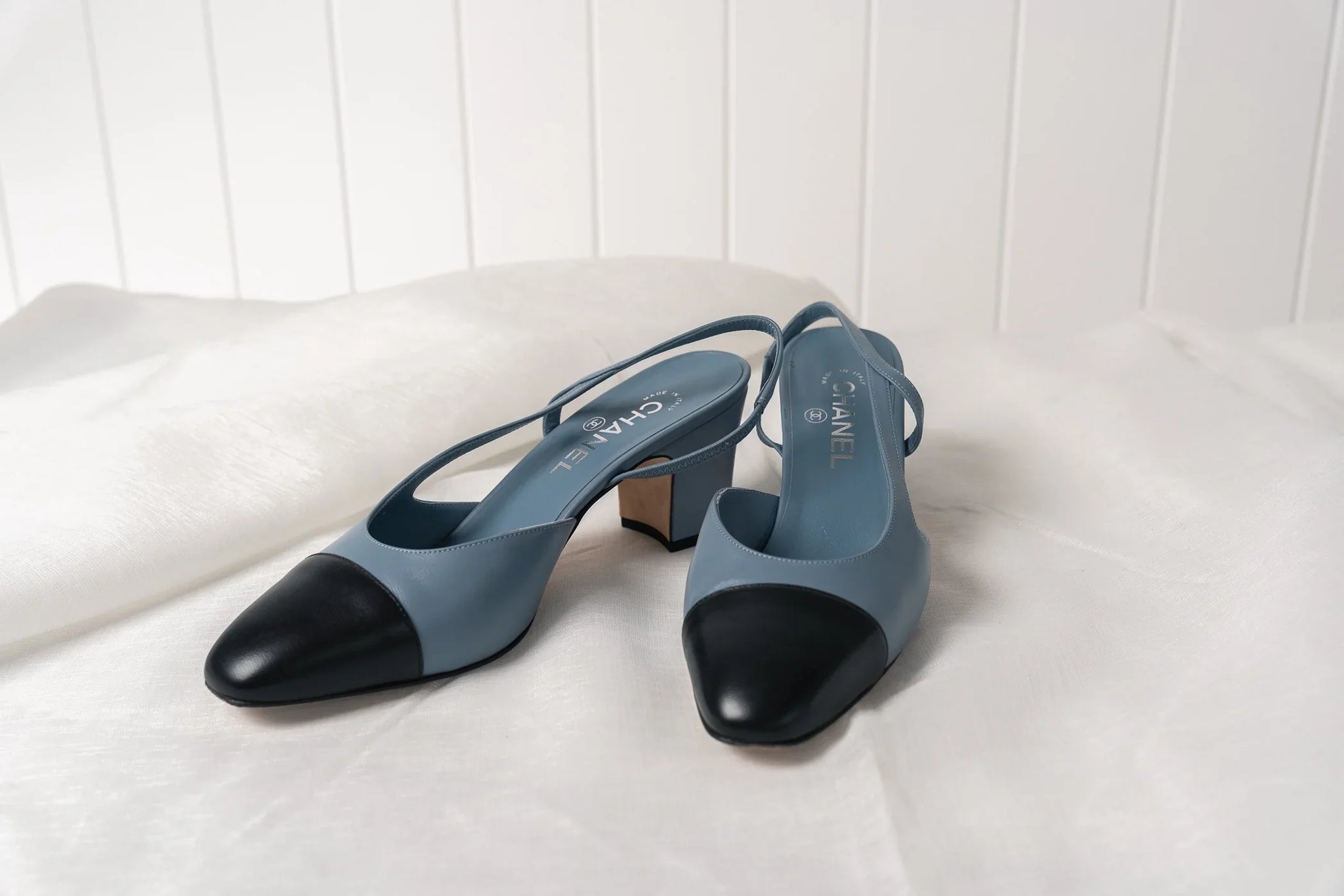 CLASSIC HIGH SLINGBACK CERULEAN BLUE CALFSKIN
